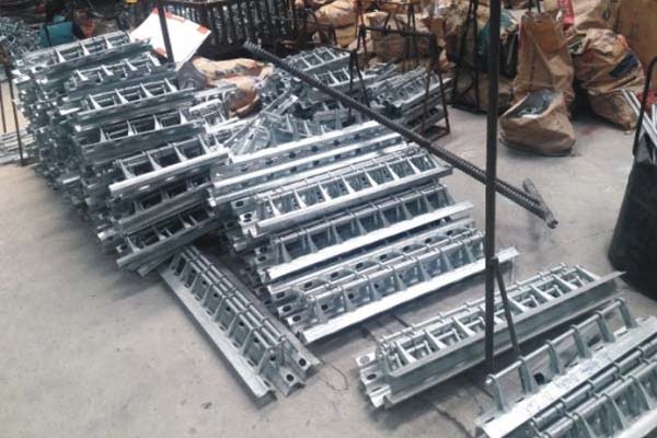 Các loại khung đỡ sứ Rack
