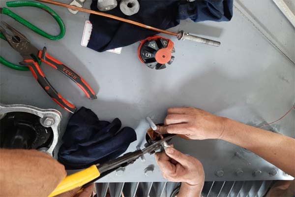Tháo Sứ Máy Biến Áp THIBIDI