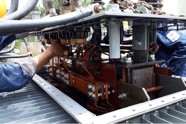 Thay Sứ Máy Biến Áp THIBIDI