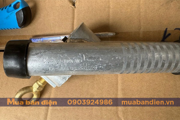 Phần ống nối dây bọc của kẹp rẽ nhánh