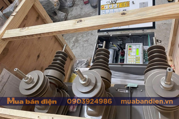 Thân máy cắt Recloser U27 và tủ điều khiển ADVC Schneider