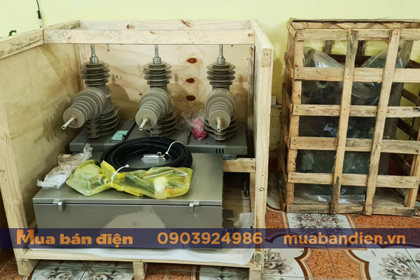 Trọn bộ Recloser U27 Schneider