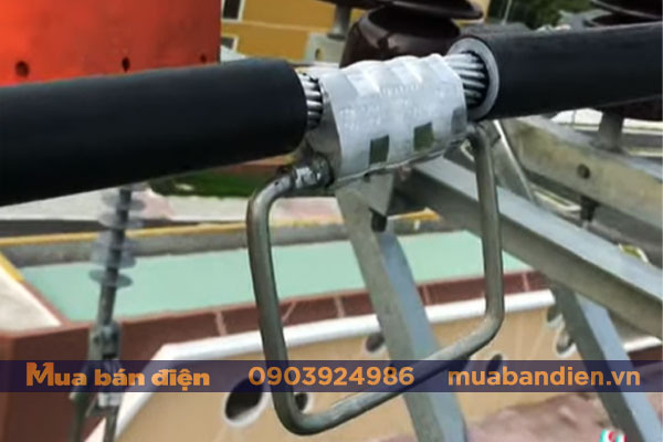 Kẹp quai ép lắp đặt trên đường dây trung thế