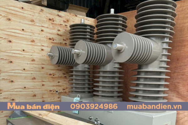 Máy cắt Recloser E38 Schneider